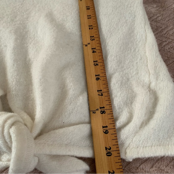 Olivaceous white women’s soft sweater L long sleeve tie front scoop neck fitted - Picture 11 of 13